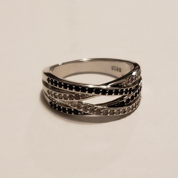 Infinity Ring CZ Black and White 925 Silver 8 - Picture 3 of 5